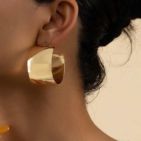 3/$20 Chunky Statement Gold Hoop Earrings - Picture 7 of 11